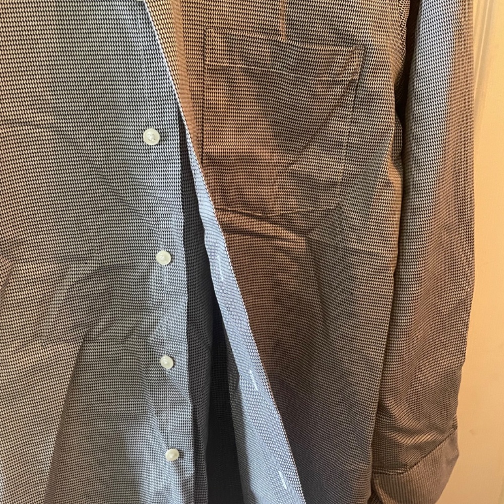Button up - Picture 6 of 7